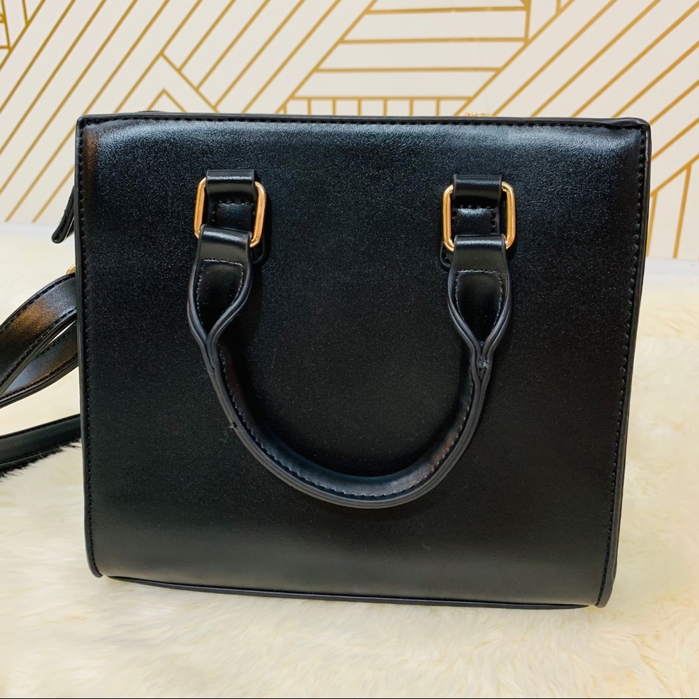 Black & Gold Shoulder/Crossbody/Handbag - Picture 5 of 8